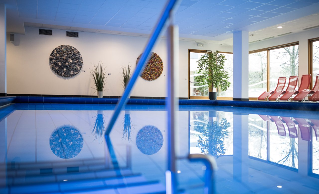 Barrierefreier Indoor-Pool im Hotel Masatsch in Kaltern, Südtirol