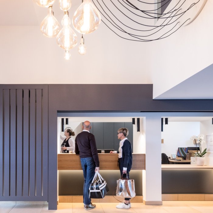 Rezeption im Hotel Masatsch mit herzlichem Empfang